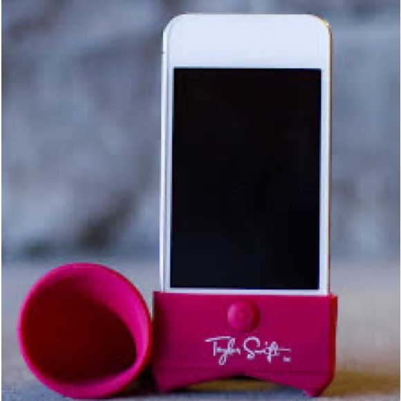 RARE Taylor Swift RED Era Sound Amplifier for old IPhone - Picture 2 of 3